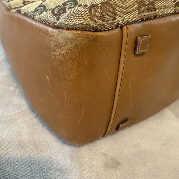 Gucci GG Canvas Shoulder Bag w/ Pouch - Picture 6 of 10
